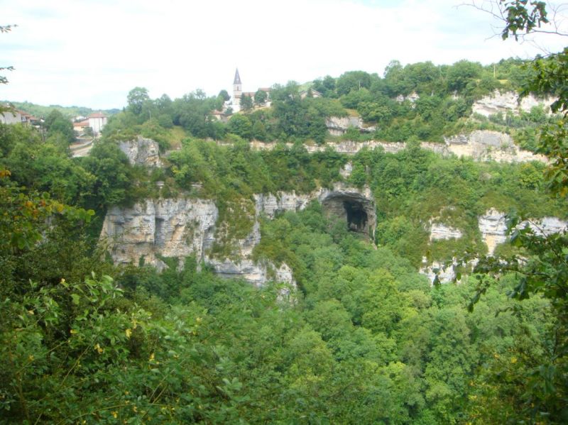 Camping avec location mobil home proche des grottes de la Balme en Isère 