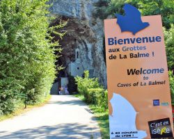 Camping avec location mobil home proche des grottes de la Balme en Isère 
